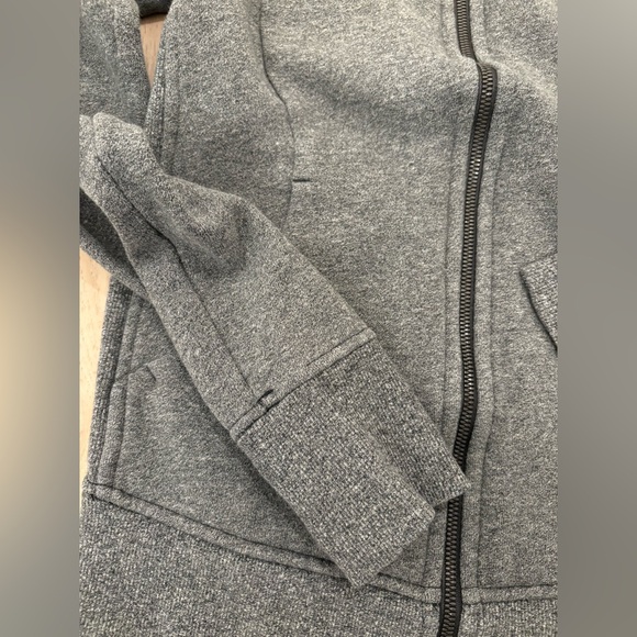 Lululemon Scuba Hoodie *Read* - Picture 4 of 10